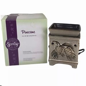 Pinecone Scentsy full size warmer with box
